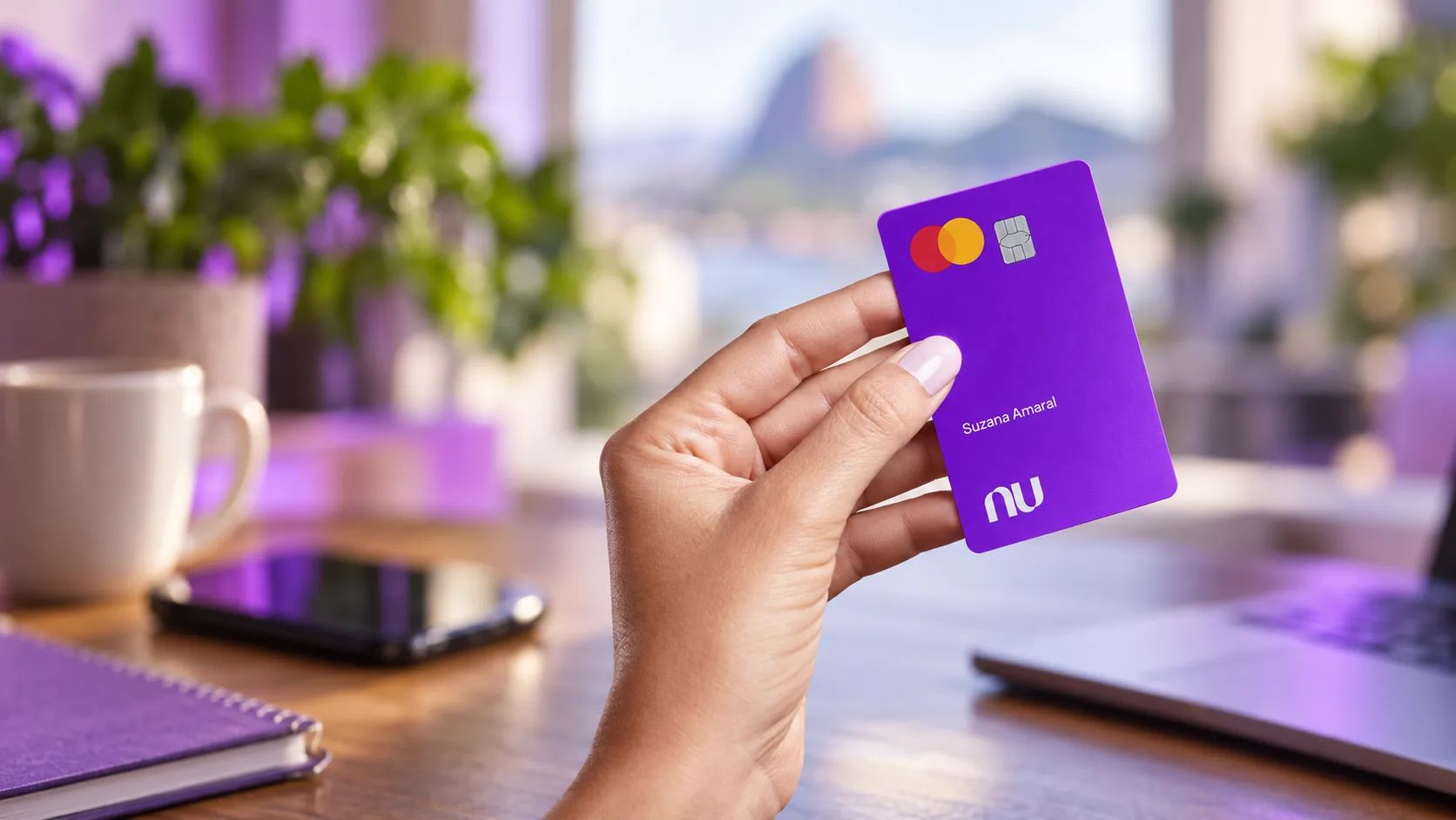 Cartão Nubank: benefícios, custos e controle pelo app